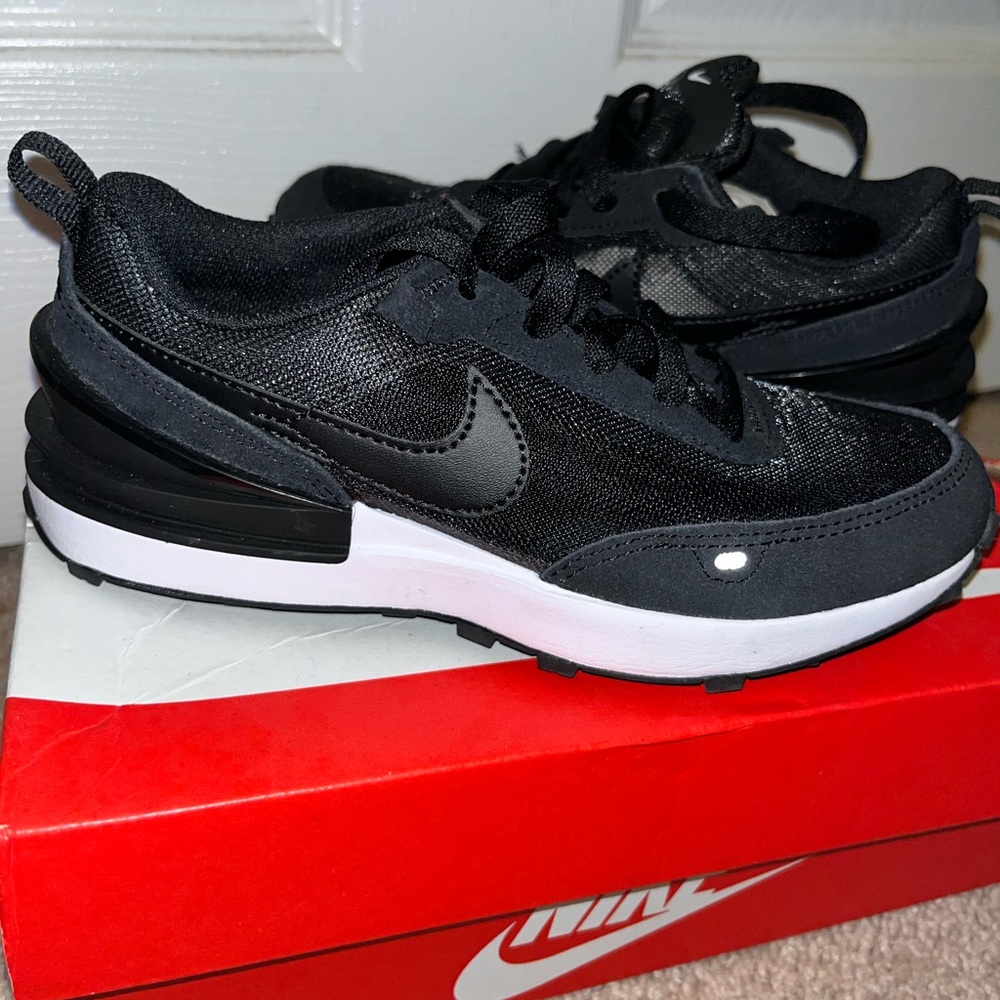 Little kids Nike sneakers never worn